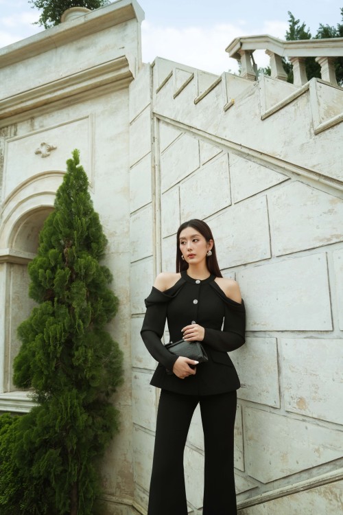 Sixdo Black Woven Flared Pants